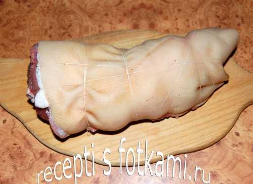 Рулька свиная запеченная в духовке:12 рецептов сочной и вкусной рульки в фольге и рукаве