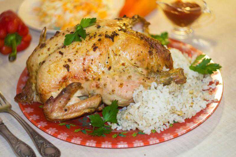 Курица целиком в духовке, фаршированная рисом с черносливом: рецепт с пошаговым фото