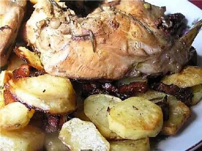 Как вкусно приготовить кролика в сметане: тушеный в духовке с картошкой и овощами