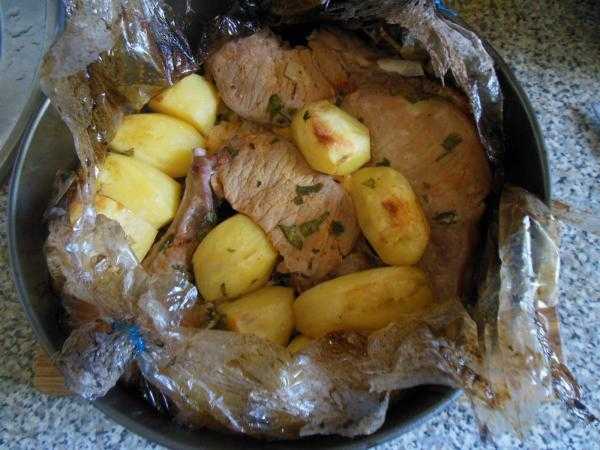 Свинина с картошкой в духовке рецепт с фото пошагово и видео - 1000.menu