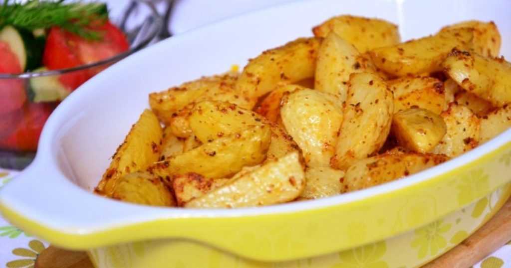 Запеченная картошка в духовке с сыром – тонкости и особенности приготовления: рецепт с фото