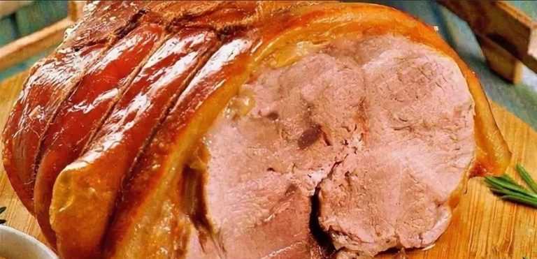 Как запечь шейку свинины в духовке в рукаве - пошаговый рецепт