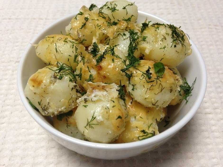 Картошка в сметане в духовке – 4 легких рецепта
