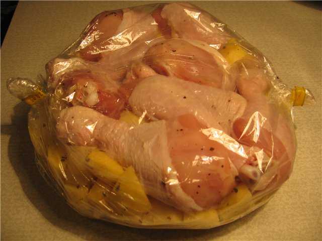 Курица с картошкой в рукаве в духовке — 7 вкусных рецептов запекания