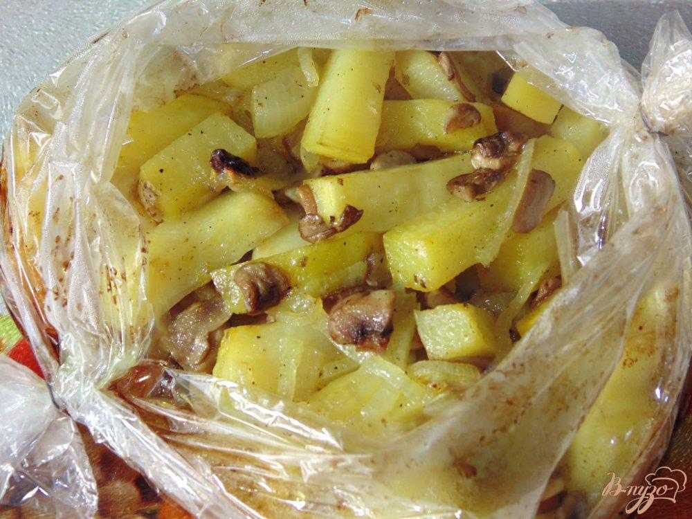 Картошка с грибами, запеченная в духовке в рукаве: фото и рецепты блюд