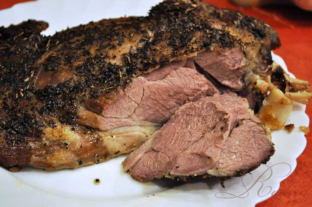 Как приготовить баранину в духовке, чтобы мясо было мягким и сочным: 5 простых рецептов