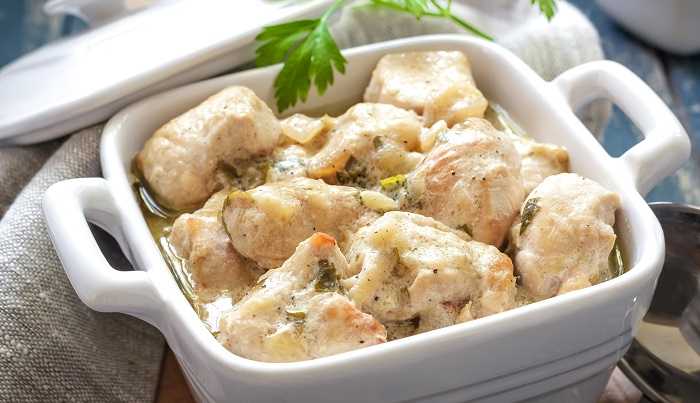 Курица в сливочном соусе в духовке — лучшие рецепты с картошкой, грибами, чесноком