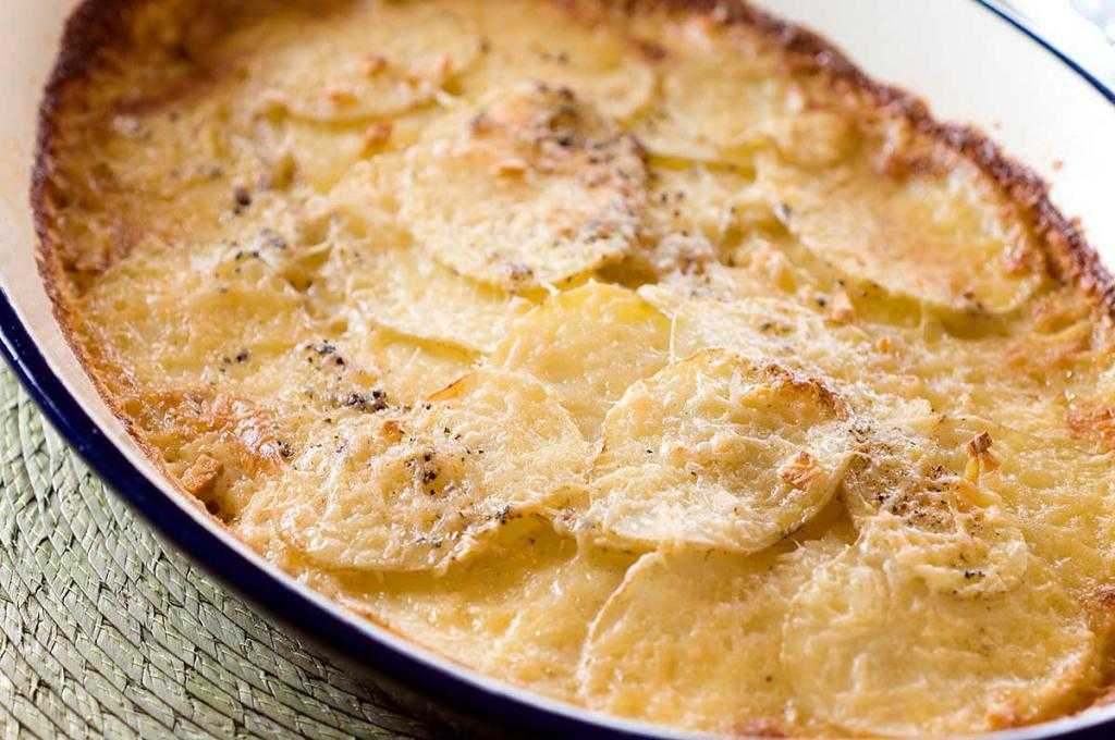 Картофельный гратен – картофель по-французски в духовке