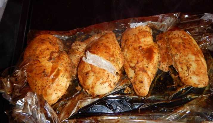 Куриная грудка в рукаве в духовке запеченная рецепт с фото пошагово и видео - 1000.menu
