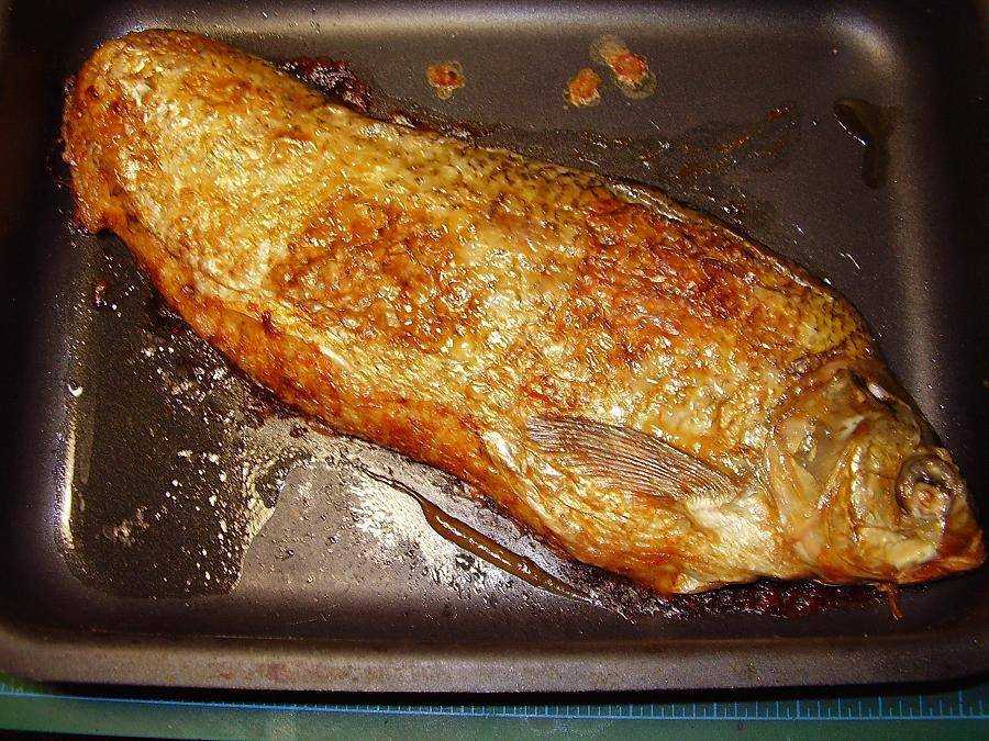Как приготовить леща в духовке целиком? 15 фото как вкусно запечь рыбу по рецепту?