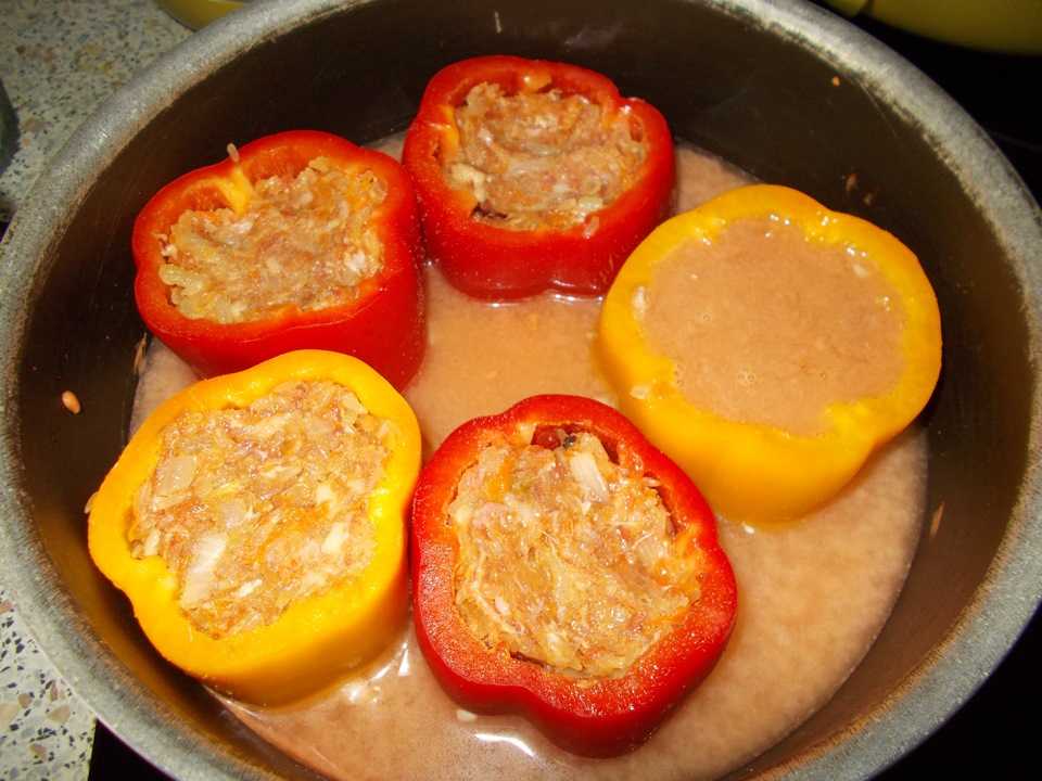 Перец, фаршированный мясом и рисом. 8 вкусных рецептов с фото