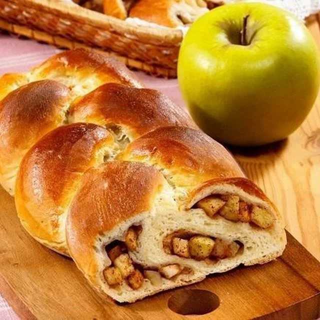 Дрожжевой пирог с яблоками – 8 рецептов в духовке с пошаговыми фото