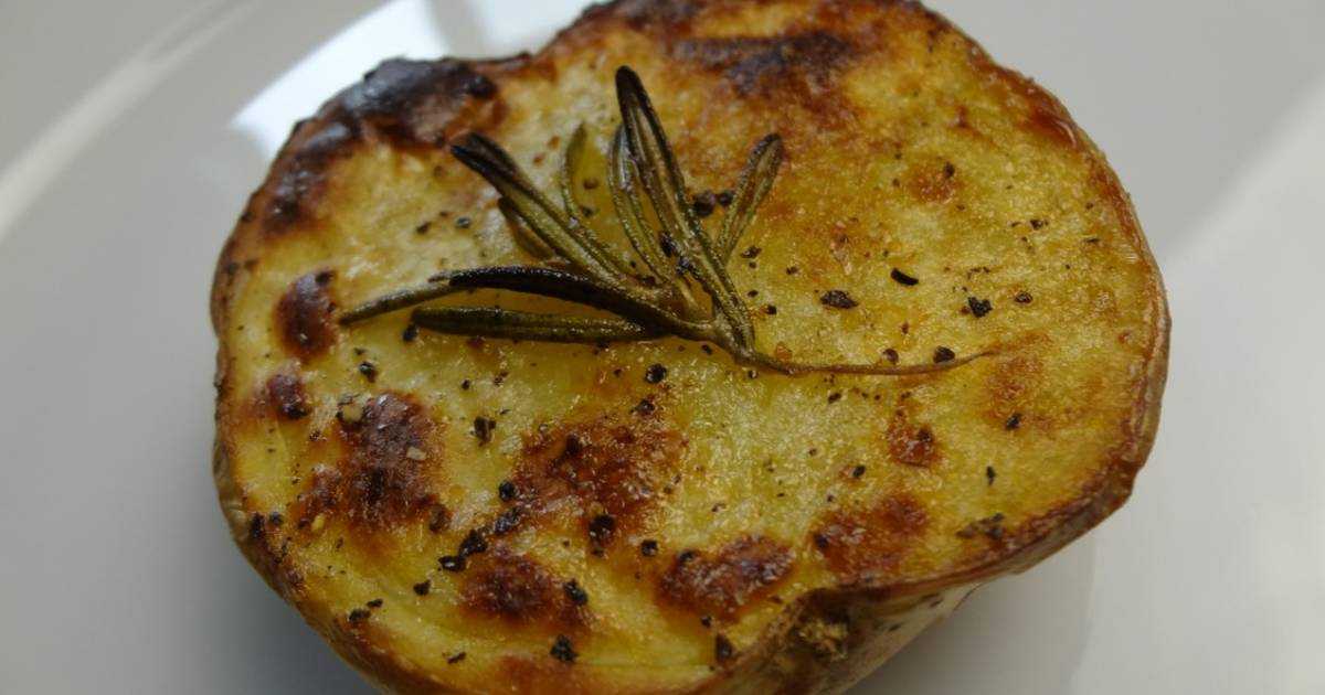 Картофель запеченный с розмарином - 200 рецептов: гарнир | foodini