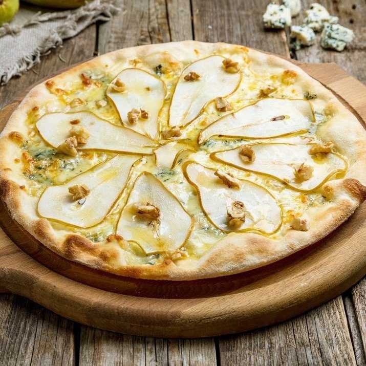 Пицца с грушей и горгонзолой - кулинарный рецепт с пошаговыми инструкциями | foodini