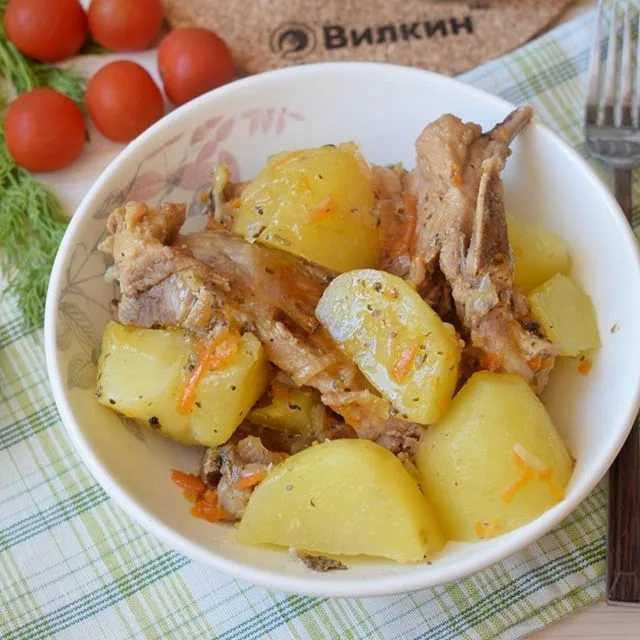 Рецепты приготовления свиных ребрышек с картошкой в духовке и мультиварке