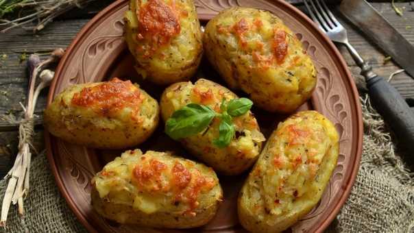 Картошка в мундире с сыром и чесноком — пошаговый рецепт с фото