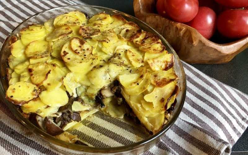 Картофельная запеканка с грибами – вкусные рецепты в духовке