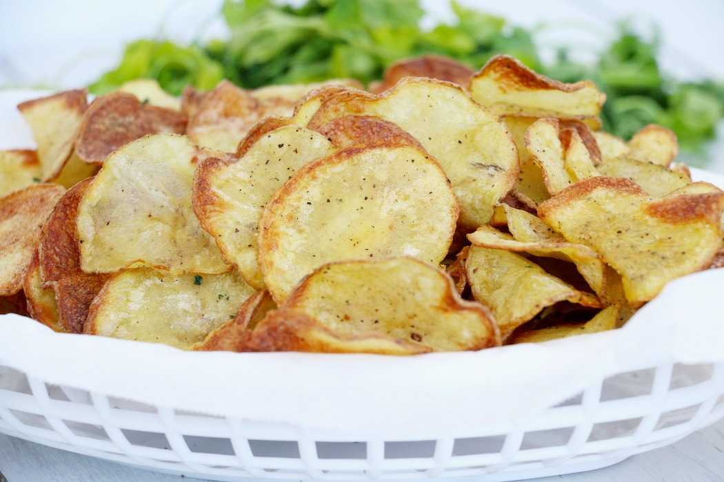 Картофельные чипсы в духовке - 1000.menu