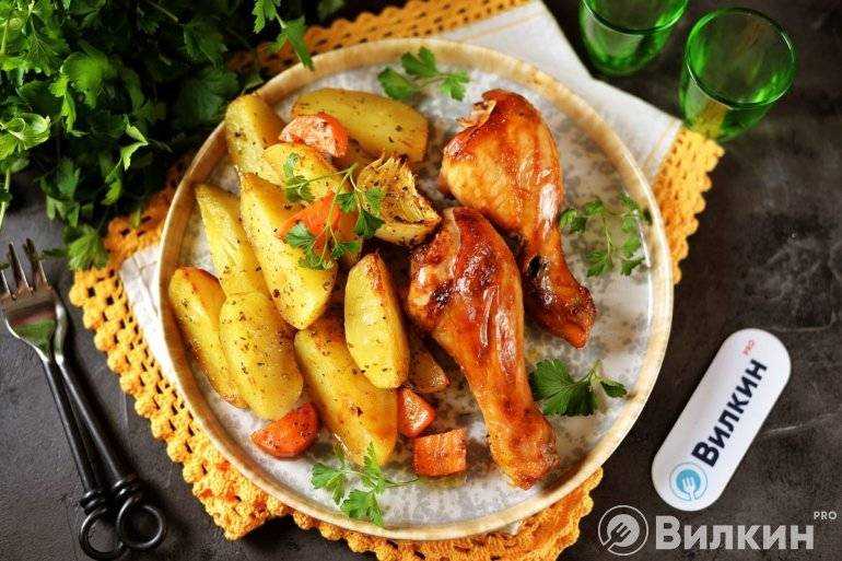 Куриные ножки с картошкой в духовке - 7 вкусных рецептов