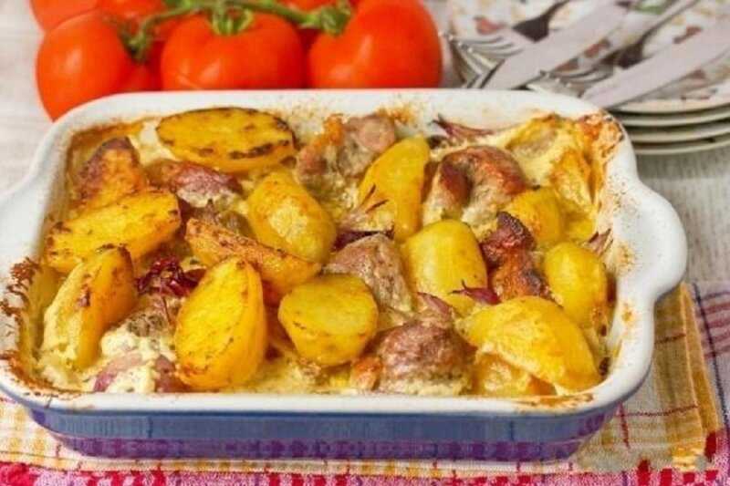 Свинина с картошкой в духовке: 5 рецептов с фото