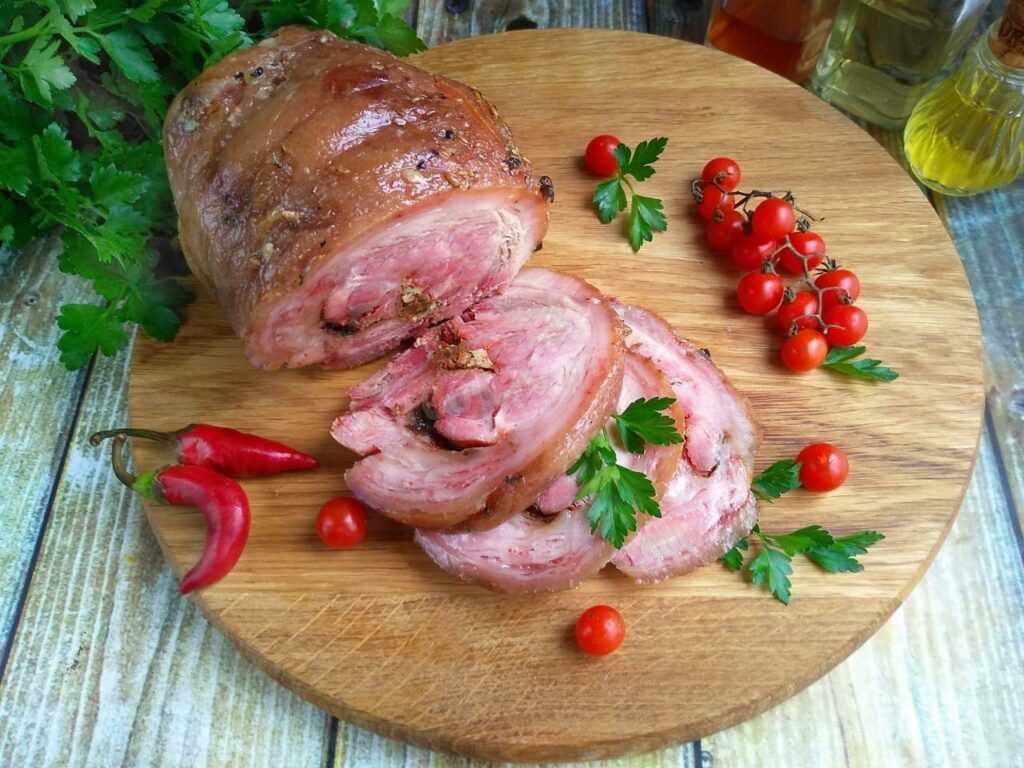 Как приготовить рульку свиную без кости скрученную: рецепт с фото пошагово