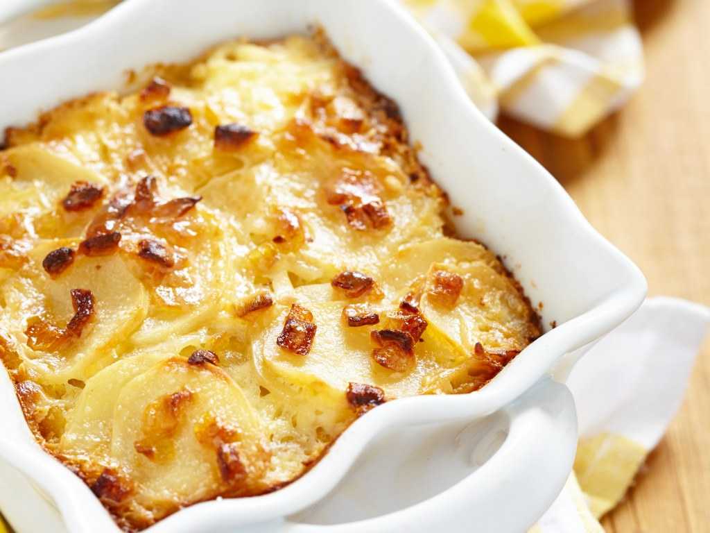 Картошка, запеченная в духовке – 10 рецептов приготовления с пошаговыми фото