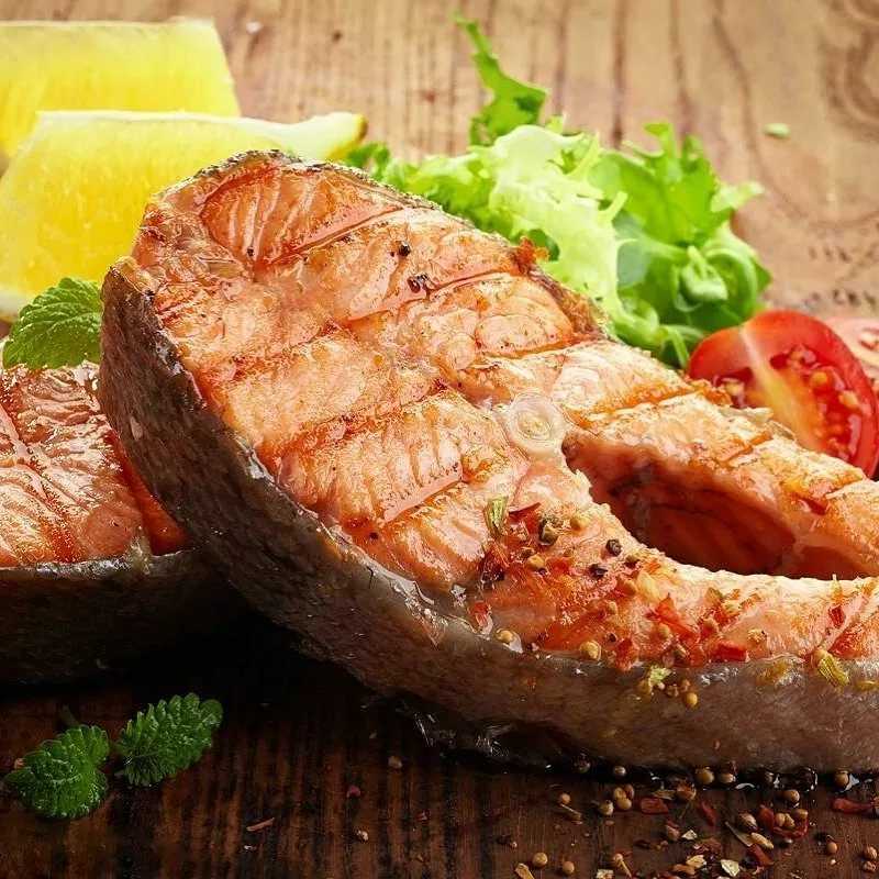 Стейк из рыбы в духовке (20 фото): рецепты приготовления. как запечь рыбные стейки с овощами?