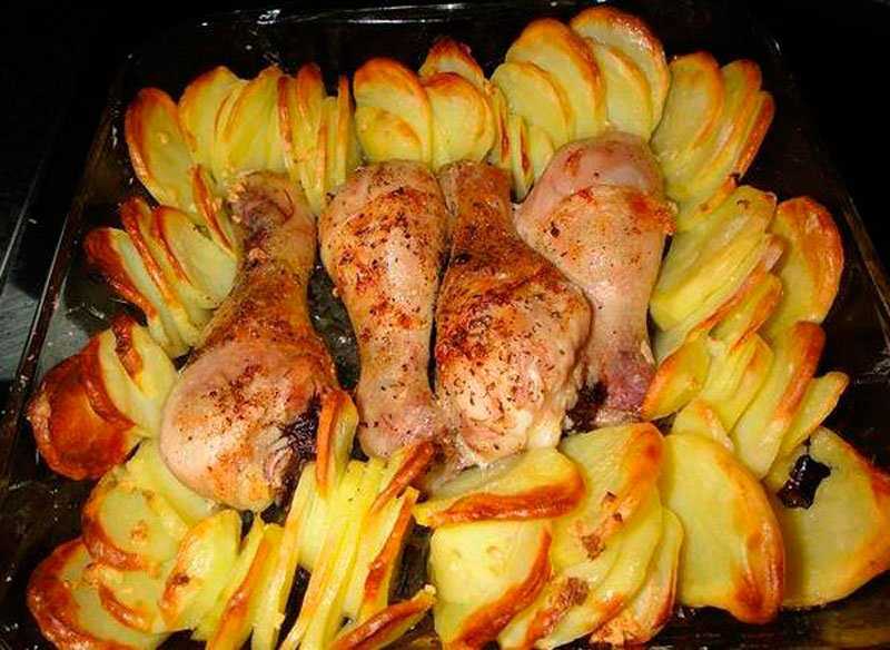Куриные ножки с картошкой в духовке — самые вкусные рецепты