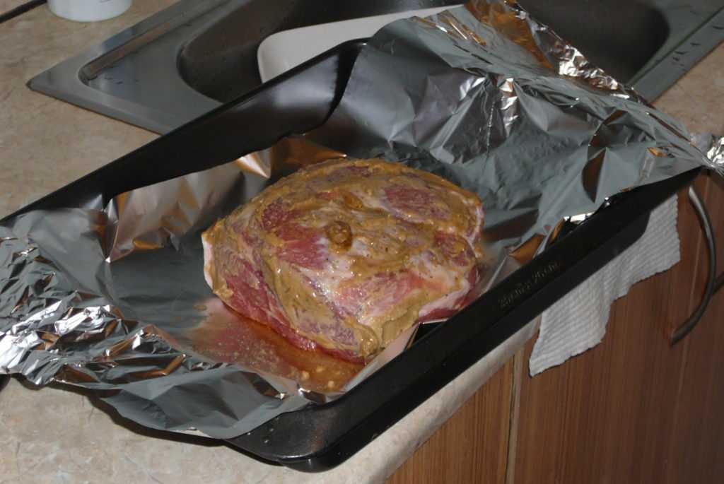 Свиная лопатка в духовке: рецепты и секреты приготовления