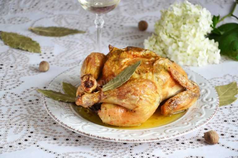 Курица кусочками в луке и сметане запеченная рецепт с фото пошагово - 1000.menu
