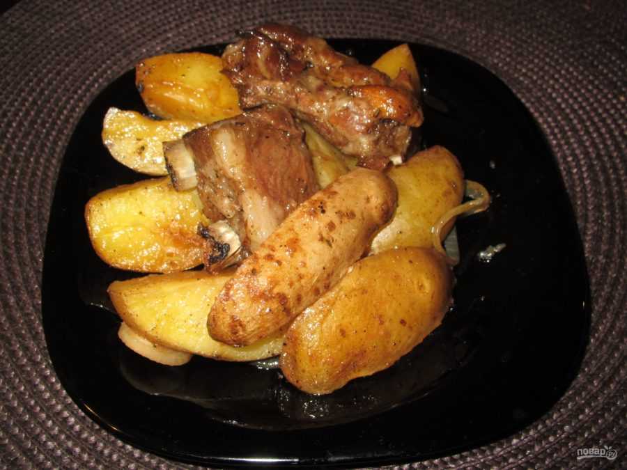 Свиные ребрышки с картошкой в духовке