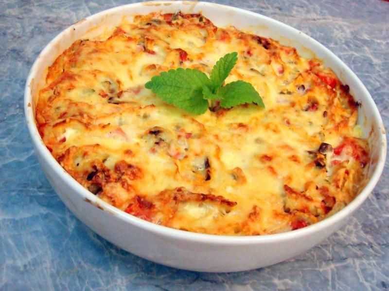 Рецепт запеканки из макарон с колбасой и сыром в духовке