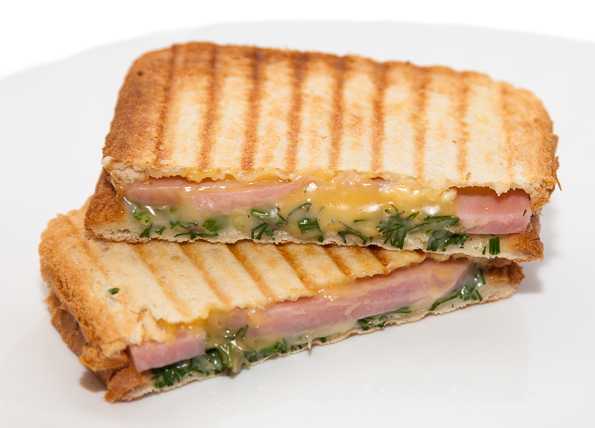 Надоели бутерброды? вот 10 вариантов тостов от фуд-блогерки, которые разнообразят ваш завтрак - citydog.by | журнал о минске