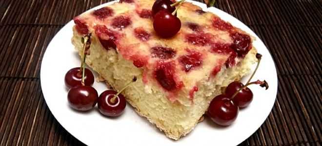 Шарлотка с вишней: простые рецепты ягодного пирога