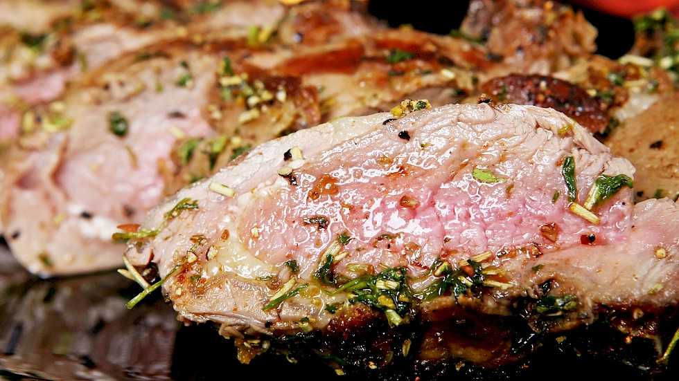 Как приготовить мясо оленя мягким в духовке