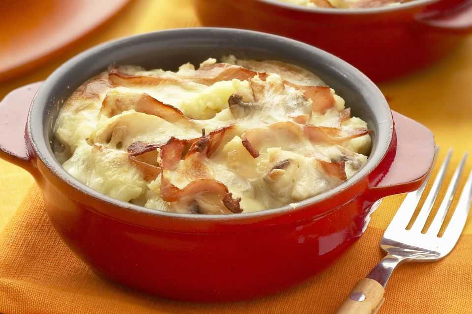 Картофельная запеканка с грибами — рецепты приготовления в духовке