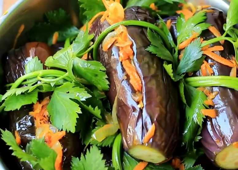 Быстрые квашеные баклажаны с морковью, капустой, сладким перцем или сельдереем
