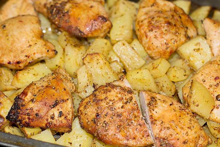 Как приготовить картофель с филе курицы в духовке: поиск по ингредиентам, советы, отзывы, подсчет калорий, изменение порций, похожие рецепты