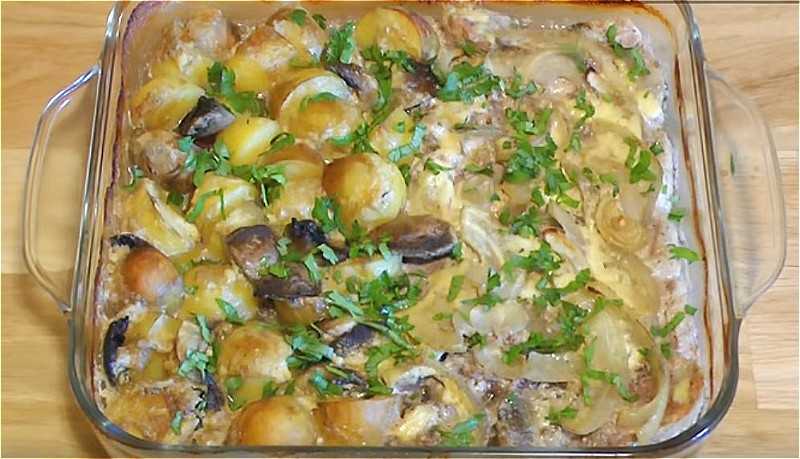 Жаркое со свининой и картошкой в горшочках с грибами рецепт с фото пошагово - 1000.menu