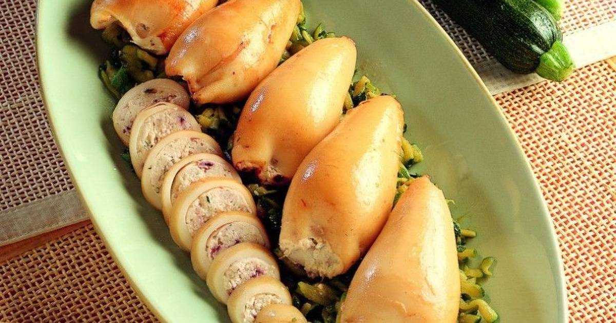 Фаршированные кальмары, запеченные в духовке — самые вкусные рецепты