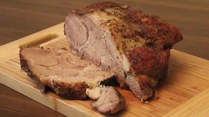 Свинина, запеченная в духовке: 20 быстрых и вкусных рецептов