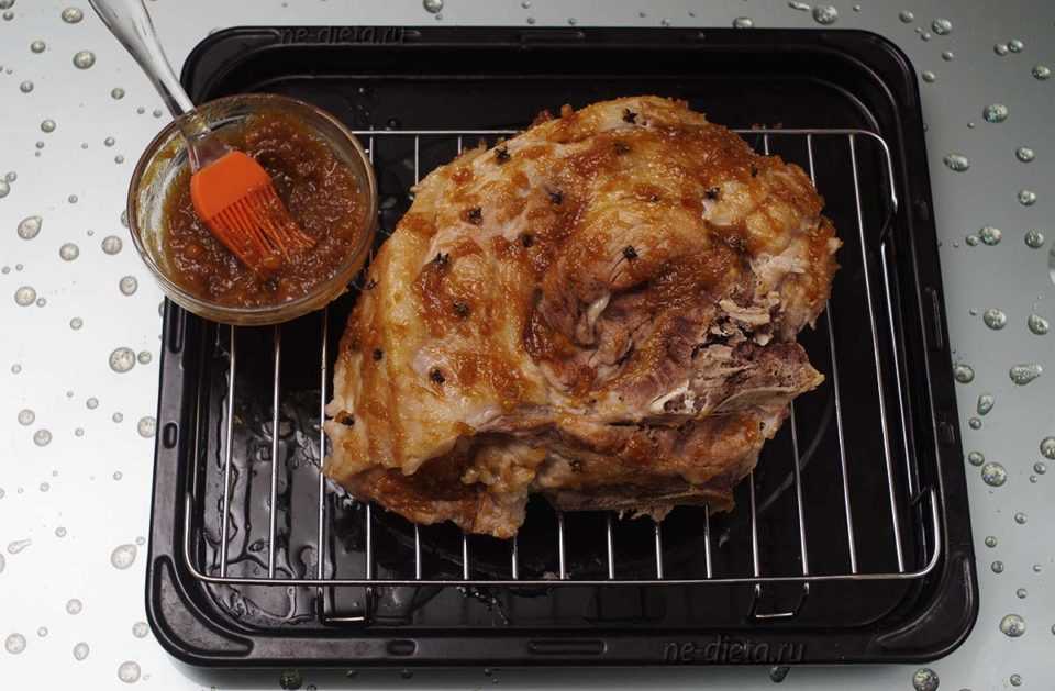 Свиной окорок в духовке — 7 рецептов приготовления вкусного и сочного мяса