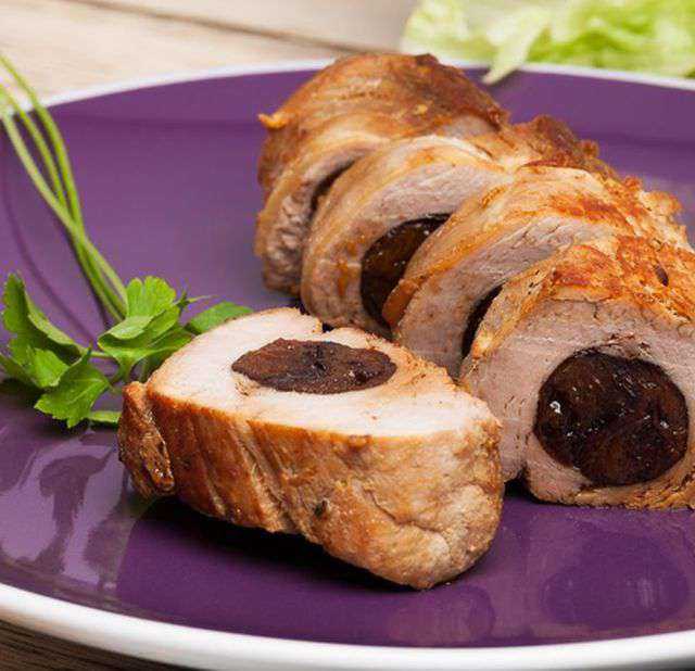 Свинина с черносливом в духовке рецепт с фото пошагово и видео - 1000.menu