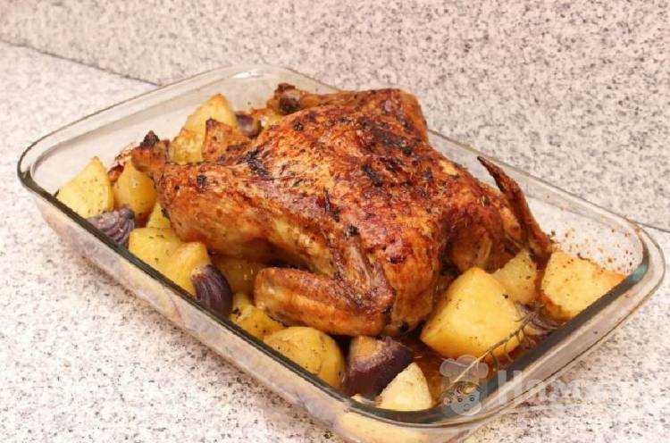 Курица с картошкой и чесноком в духовке на новый год