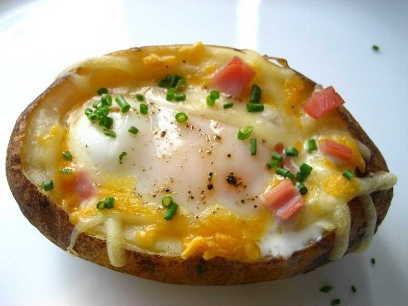 Запеченный картофель с яйцом — пошаговый рецепт с фото