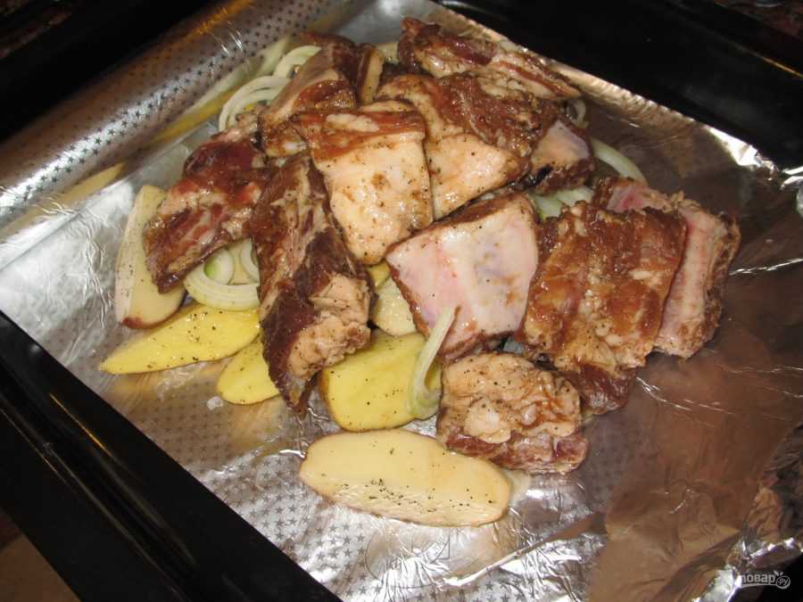 Как приготовить сочные свиные ребра в духовке: топ-5 лучших рецептов с фото запеченных ребрышек с картошкой и не только