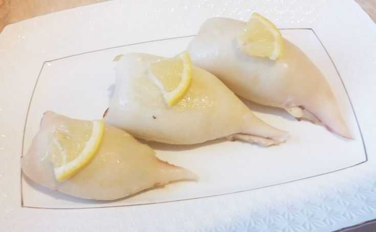 Кальмары фаршированные креветками, сыром и рисом рецепт с фото пошагово и видео - 1000.menu