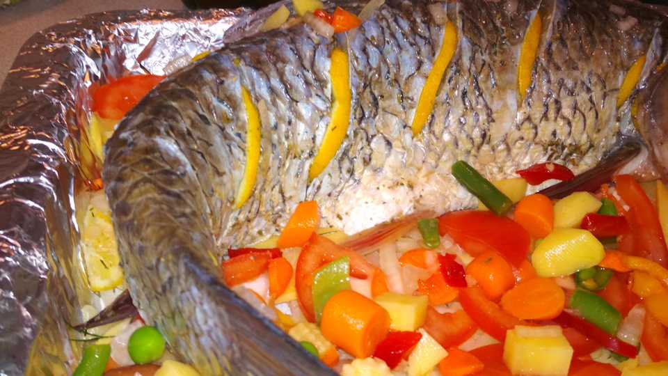 Белый амур в духовке – рецепт с фото, пошаговое приготовление запеченной рыбы в фольге