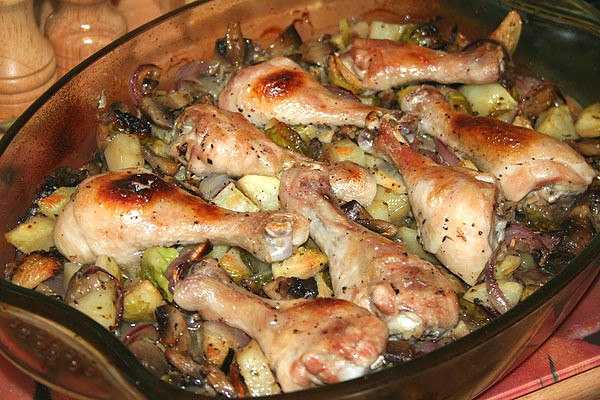 Филе курицы в сливках с грибами, чесноком, луком рецепт с фото пошагово и видео - 1000.menu