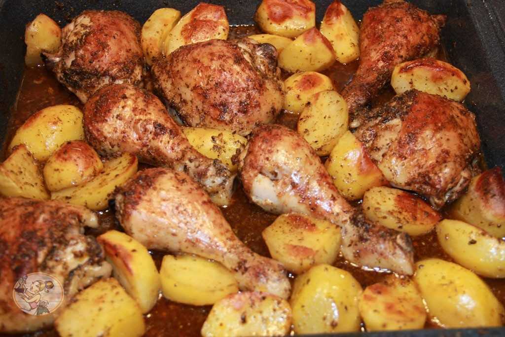 Курица в духовке: 4 рецепта курицы с картошкой в духовке целиком (с фото)